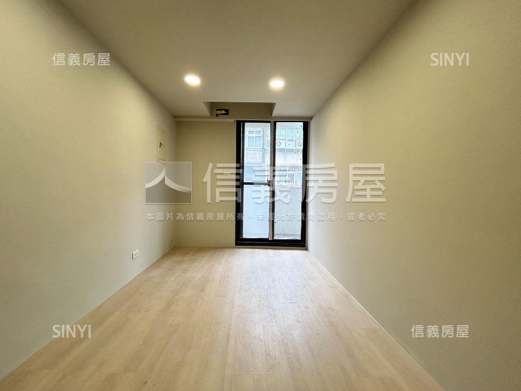 民族美妝低總美寓３Ｆ房屋室內格局與周邊環境