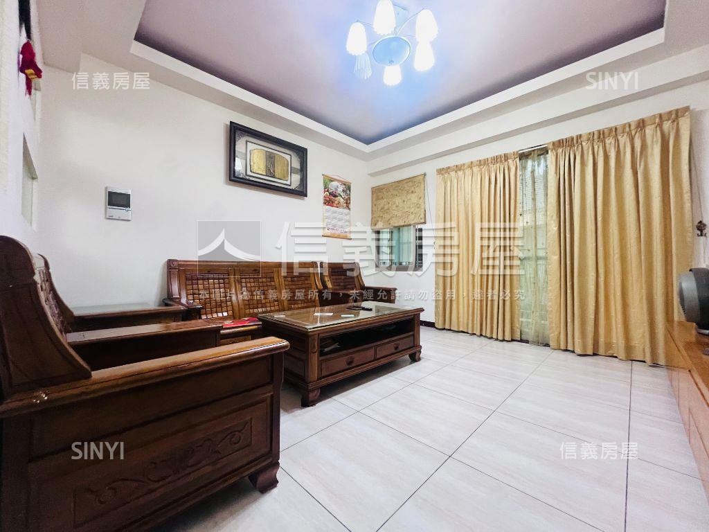 四維商圈車庫美透天房屋室內格局與周邊環境