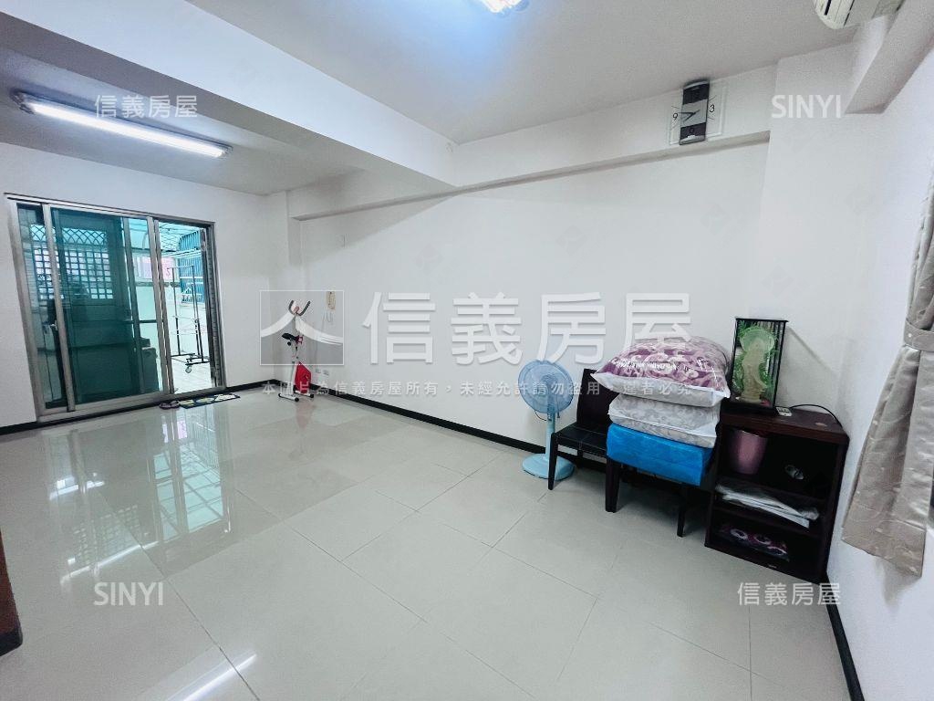 四維商圈車庫美透天房屋室內格局與周邊環境