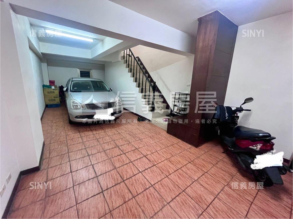 四維商圈車庫美透天房屋室內格局與周邊環境