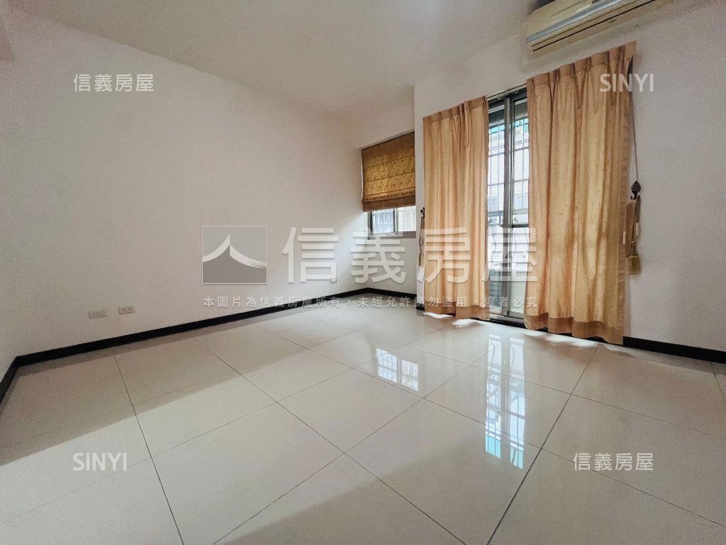 四維商圈車庫美透天房屋室內格局與周邊環境