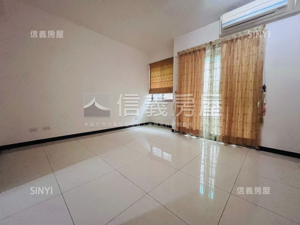 四維商圈車庫美透天房屋室內格局與周邊環境