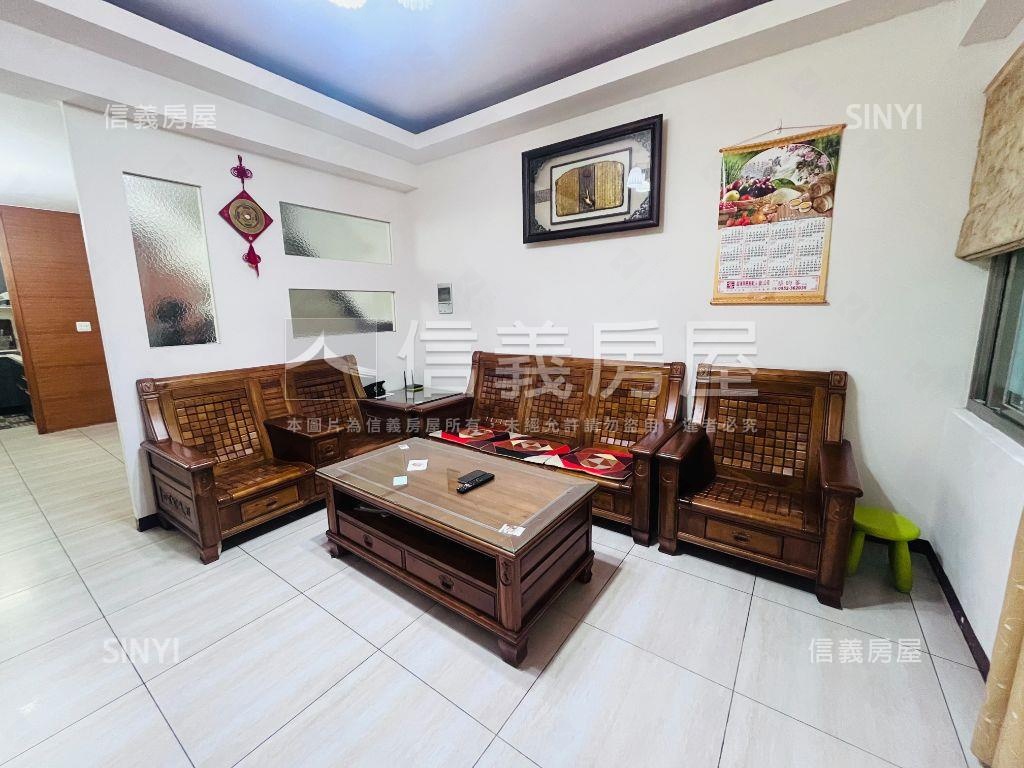 四維商圈車庫美透天房屋室內格局與周邊環境