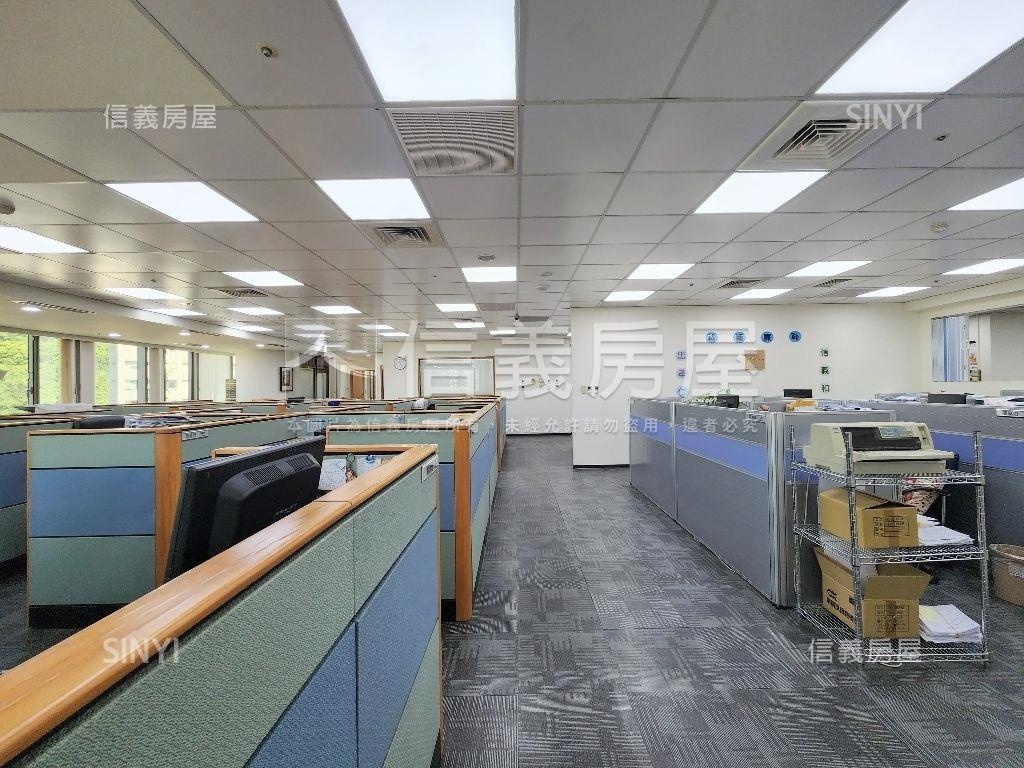 玻璃帷幕捷運一級商辦房屋室內格局與周邊環境