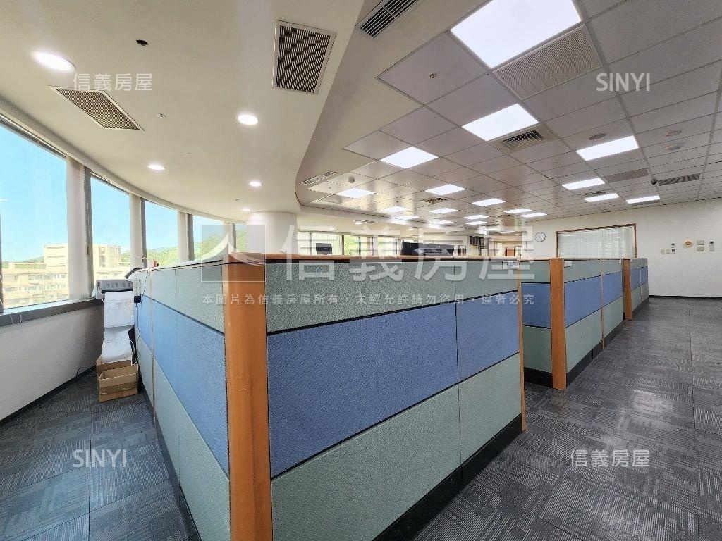 玻璃帷幕捷運一級商辦房屋室內格局與周邊環境
