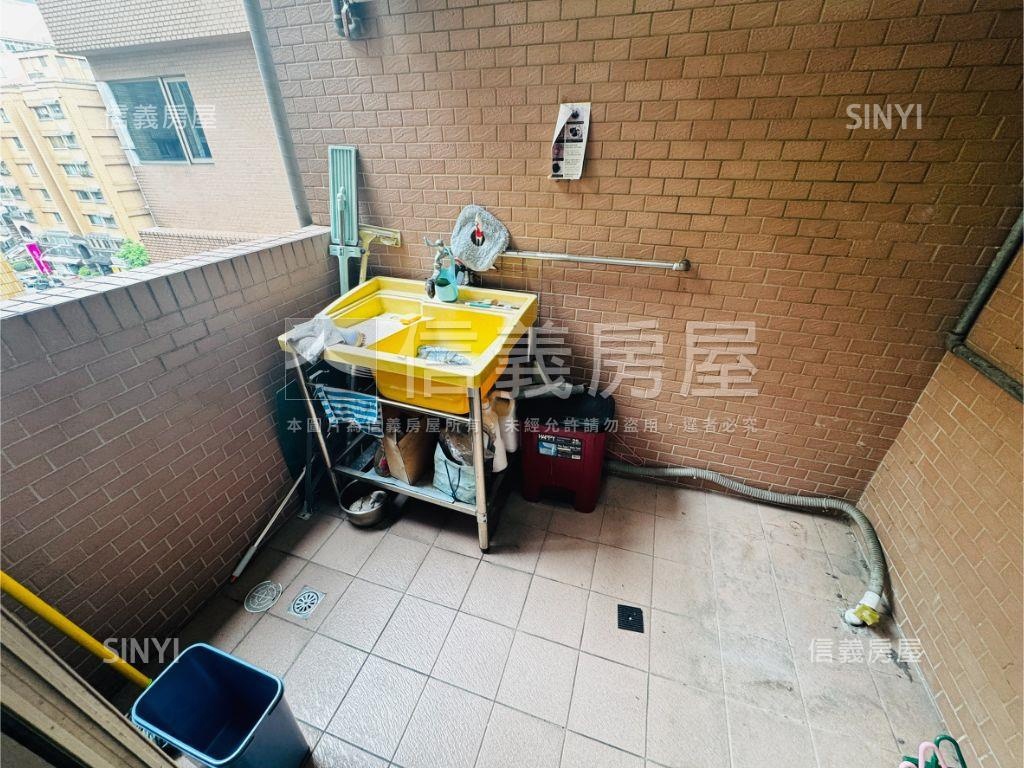 麗湖學區靜巷山景大湖尊境房屋室內格局與周邊環境