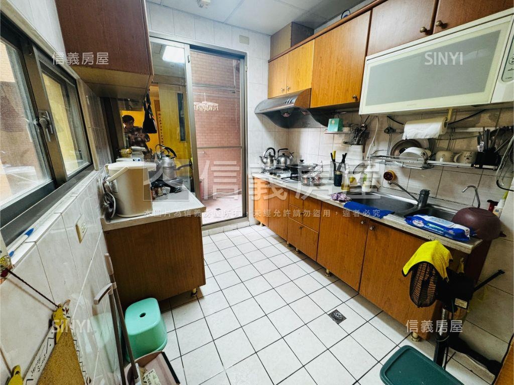 麗湖學區靜巷山景大湖尊境房屋室內格局與周邊環境