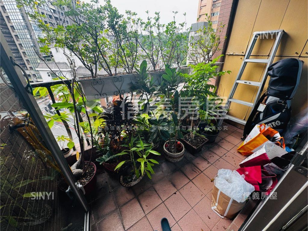 麗湖學區靜巷山景大湖尊境房屋室內格局與周邊環境