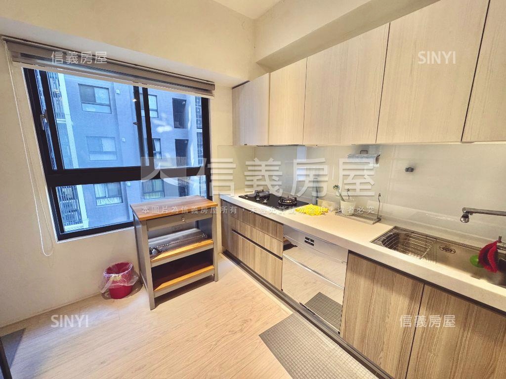 ２０２０三房雙平車房屋室內格局與周邊環境