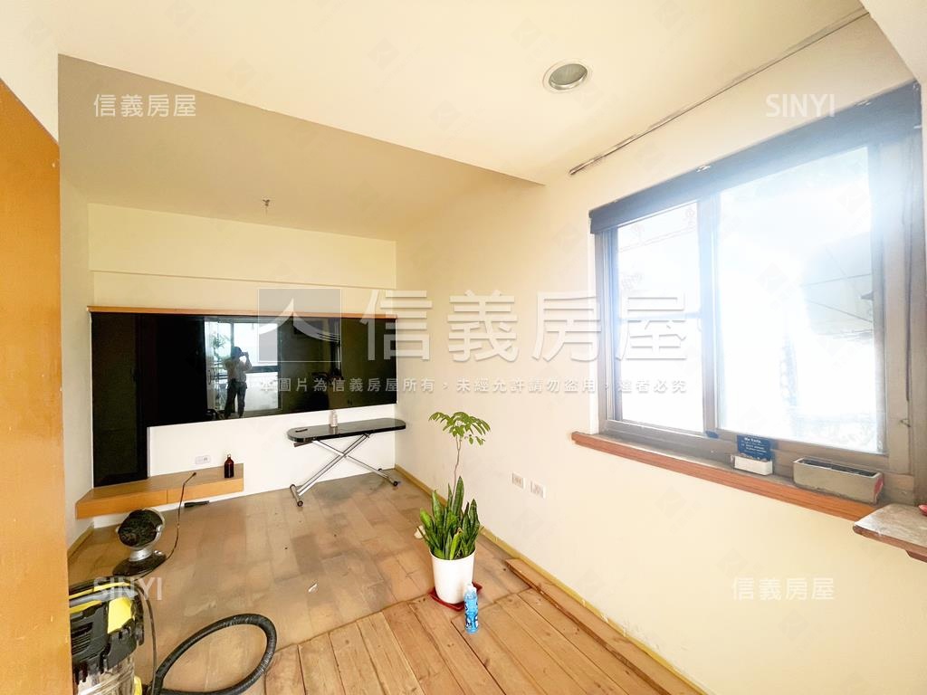 巨蛋博愛高樓景觀．附車位房屋室內格局與周邊環境