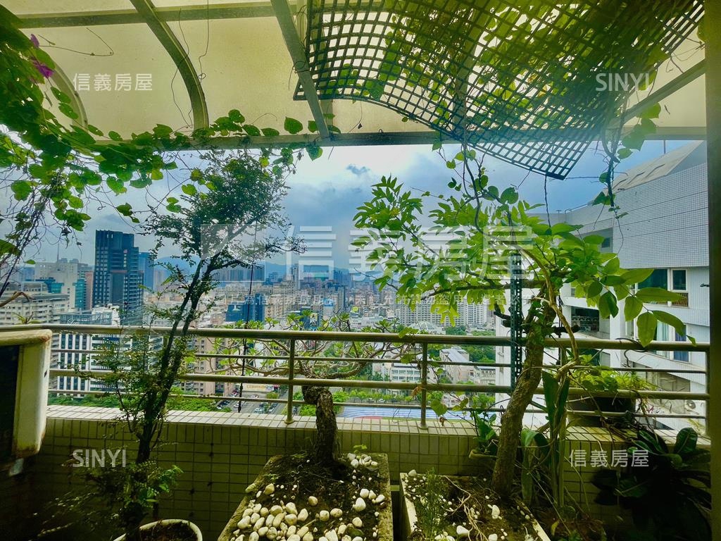 巨蛋博愛高樓景觀．附車位房屋室內格局與周邊環境