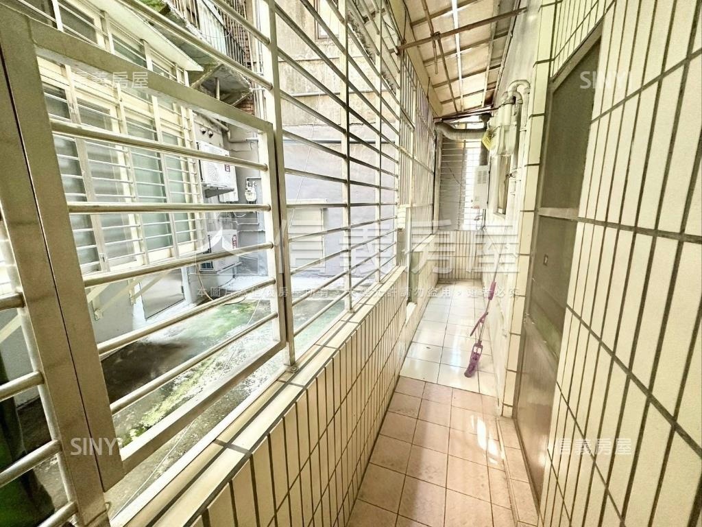 重陽國小邊間黃金三樓房屋室內格局與周邊環境
