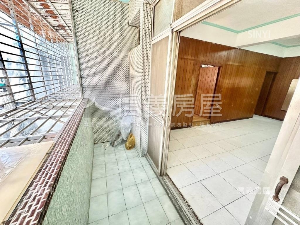 重陽國小邊間黃金三樓房屋室內格局與周邊環境