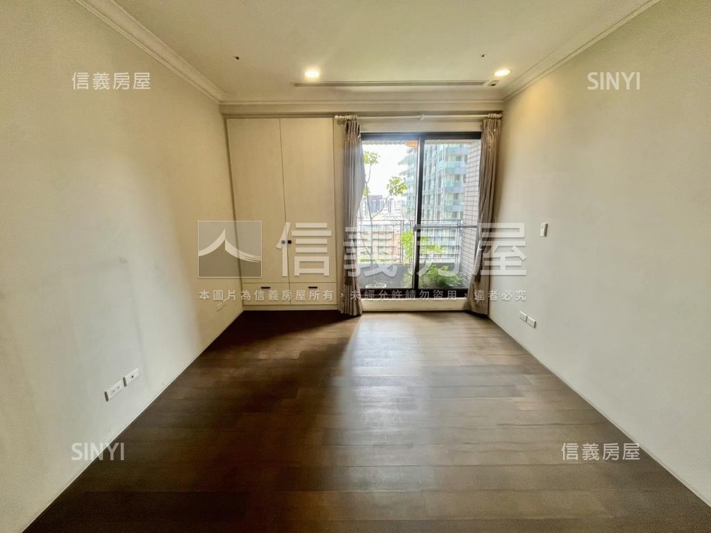 極．龍寶品臻邸房屋室內格局與周邊環境