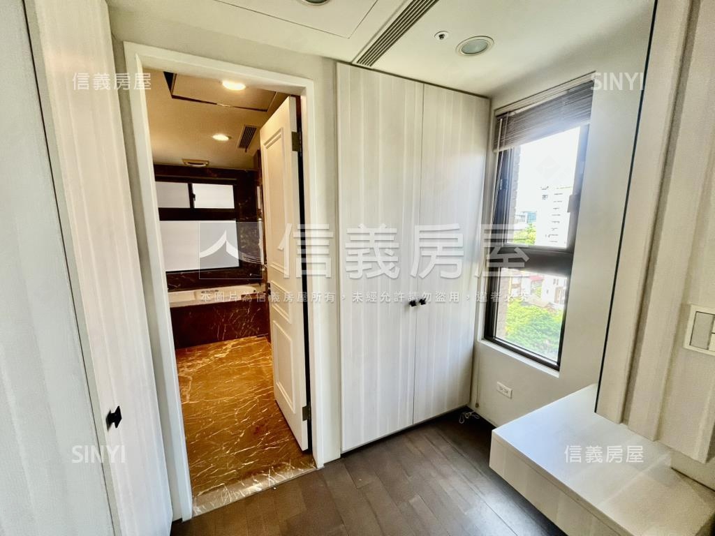 極．龍寶品臻邸房屋室內格局與周邊環境