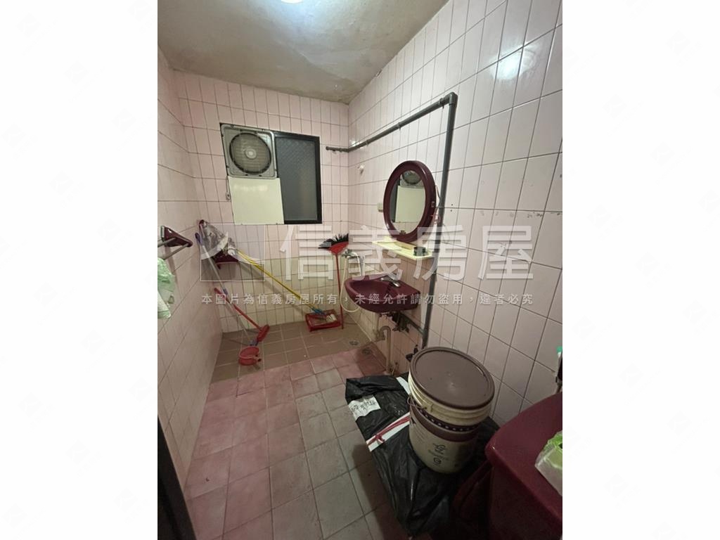低總價稀有透天房屋室內格局與周邊環境