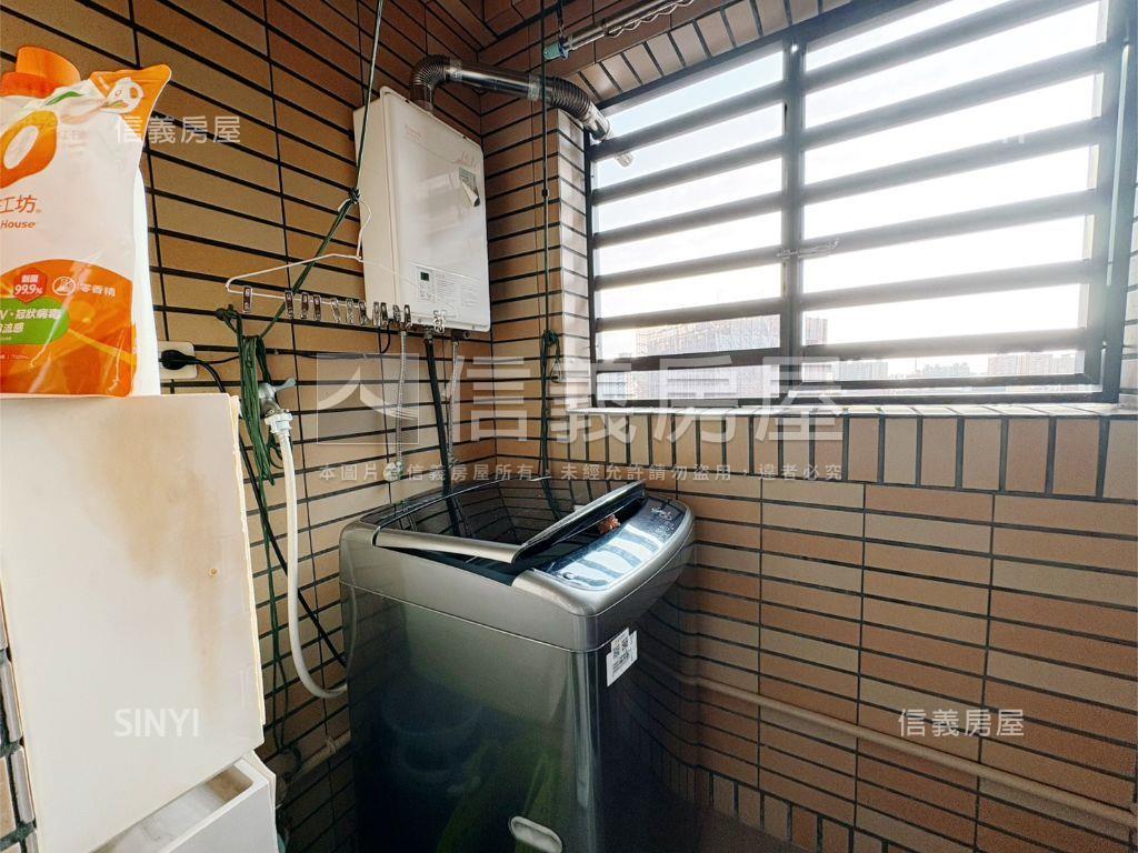 ＭＭ２１邊間兩房美裝潢房屋室內格局與周邊環境