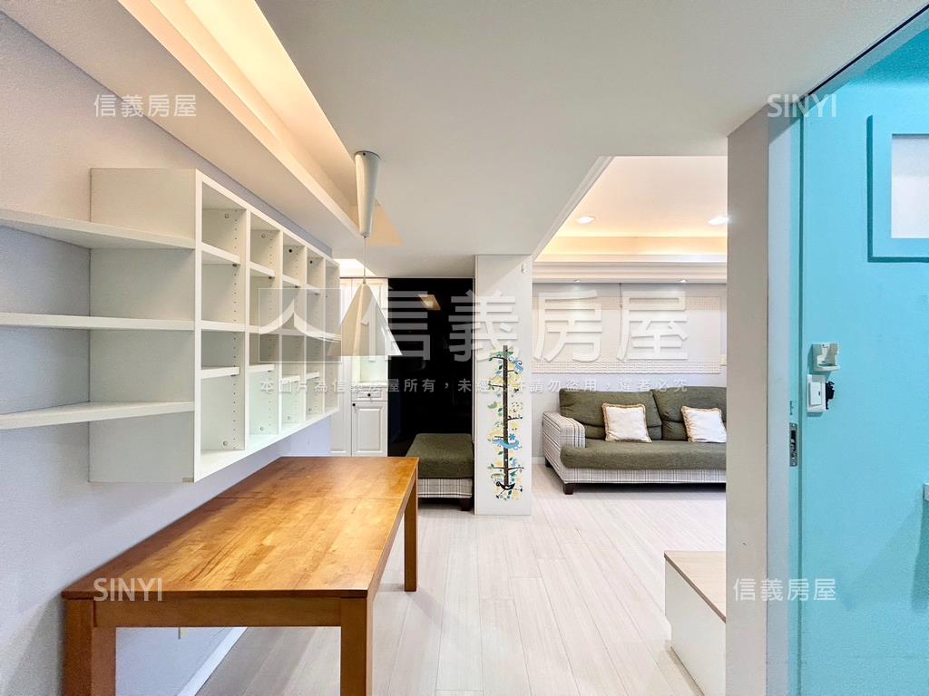 ＭＭ２１邊間兩房美裝潢房屋室內格局與周邊環境