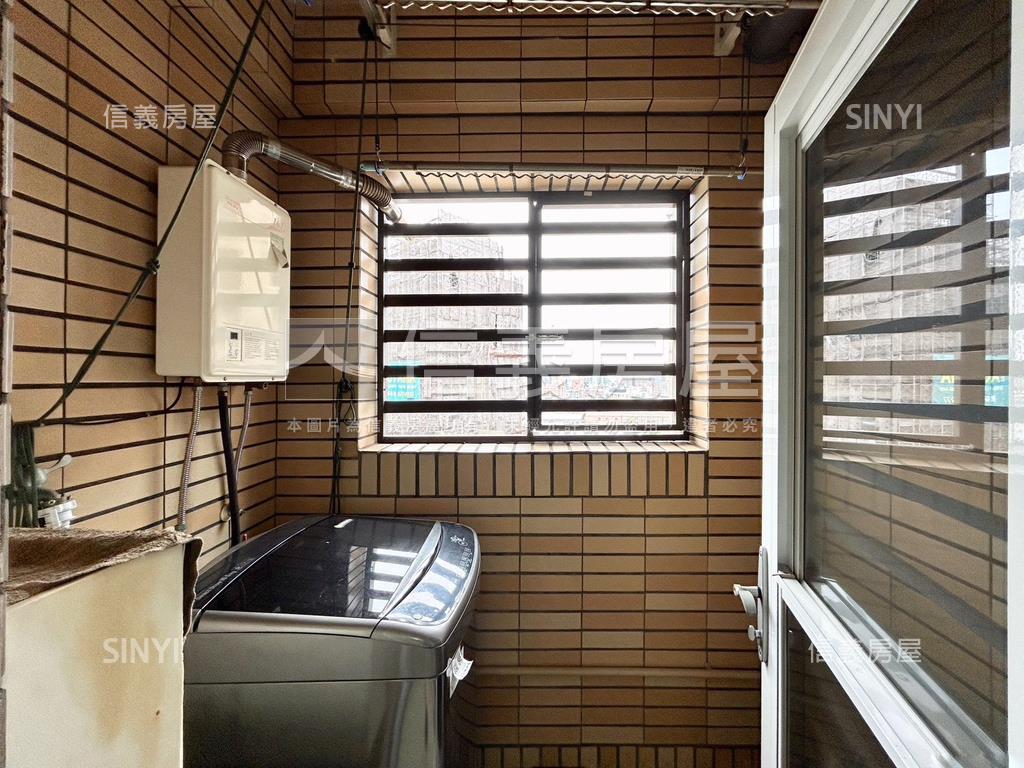 ＭＭ２１邊間兩房美裝潢房屋室內格局與周邊環境