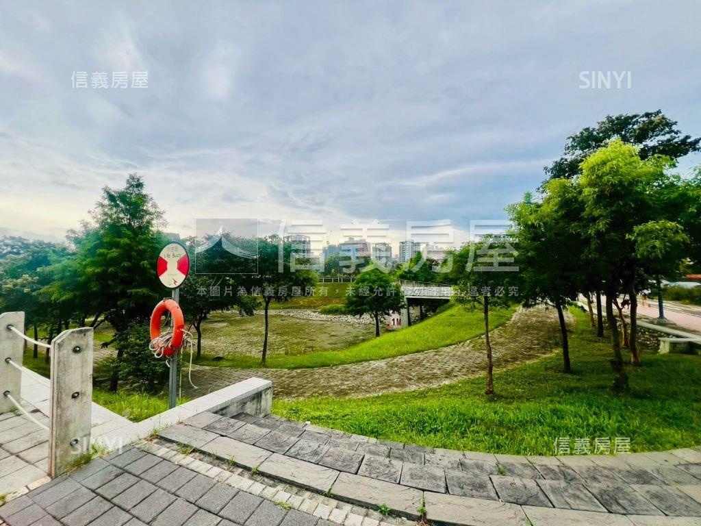 降價！坐忘山３房３平車位房屋室內格局與周邊環境