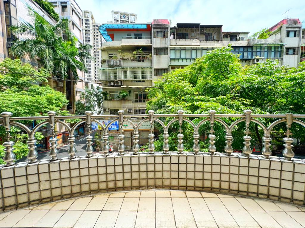 員林新城露臺戶房屋室內格局與周邊環境