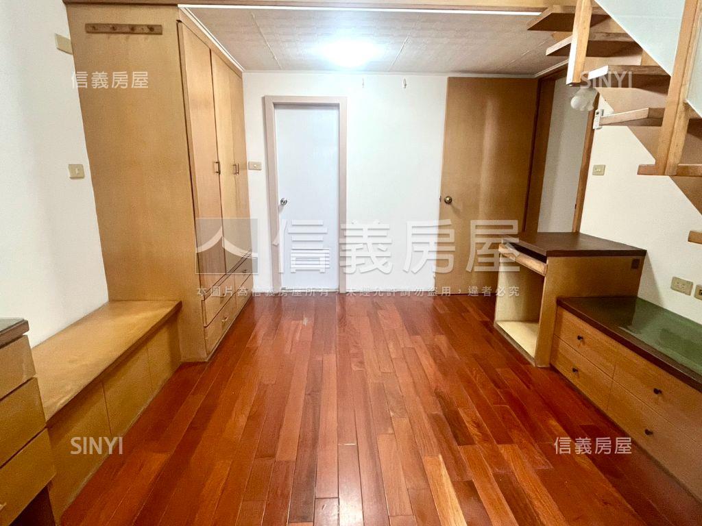 巧克力書香典雅四房車位房屋室內格局與周邊環境