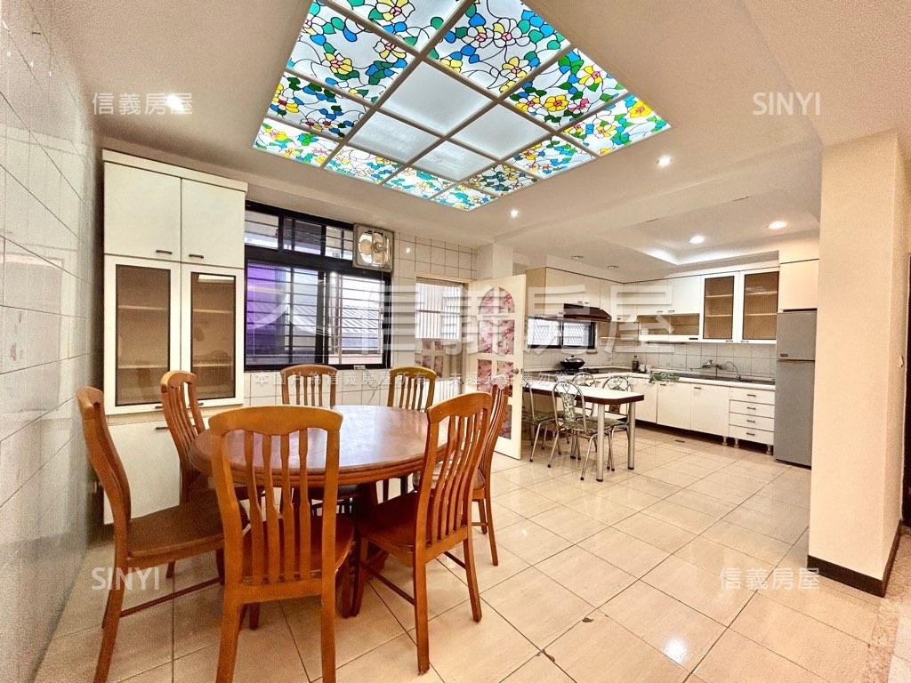 彩色別墅淡水鄉野大宅房屋室內格局與周邊環境