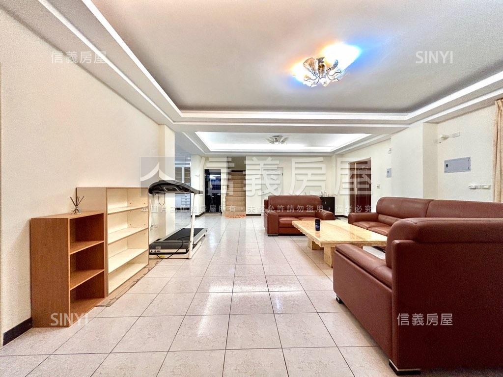 彩色別墅淡水鄉野大宅房屋室內格局與周邊環境