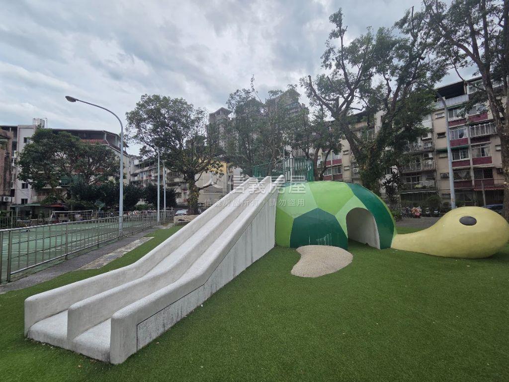 小碧潭站靜巷透天厝房屋室內格局與周邊環境