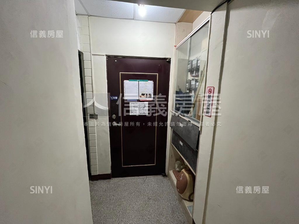 近Ｇ７電梯收租六套附平車房屋室內格局與周邊環境