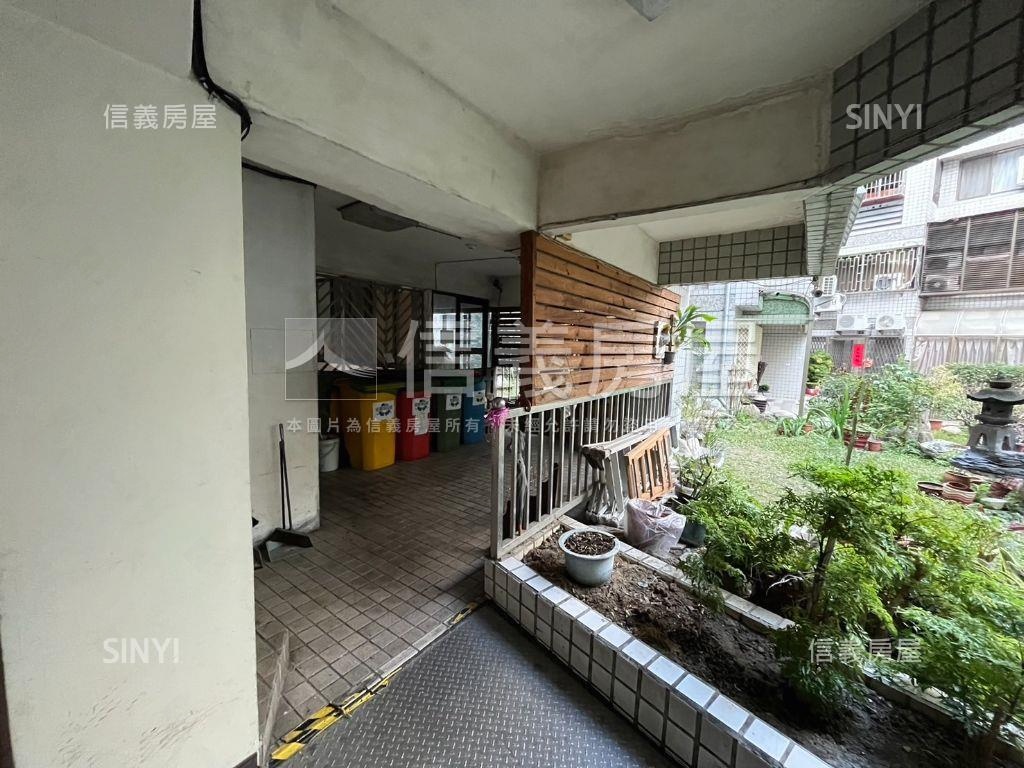 近Ｇ７電梯收租六套附平車房屋室內格局與周邊環境