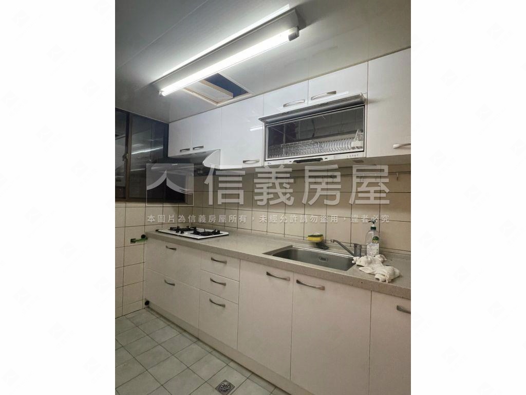 南港車站電梯大三房房屋室內格局與周邊環境