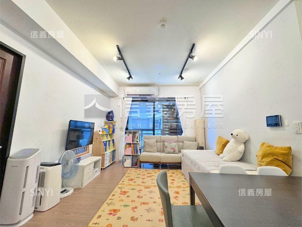 雲世紀Ｂ區三房高樓雙車位房屋室內格局與周邊環境