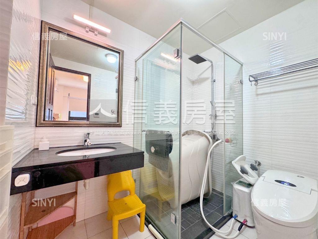 雲世紀Ｂ區三房高樓雙車位房屋室內格局與周邊環境