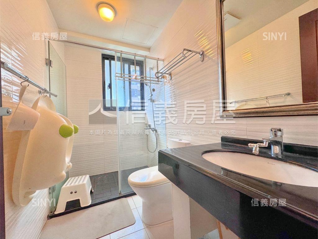 雲世紀Ｂ區三房高樓雙車位房屋室內格局與周邊環境