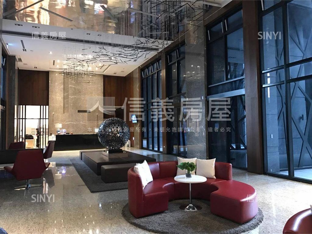 雲世紀Ｂ區三房高樓雙車位房屋室內格局與周邊環境