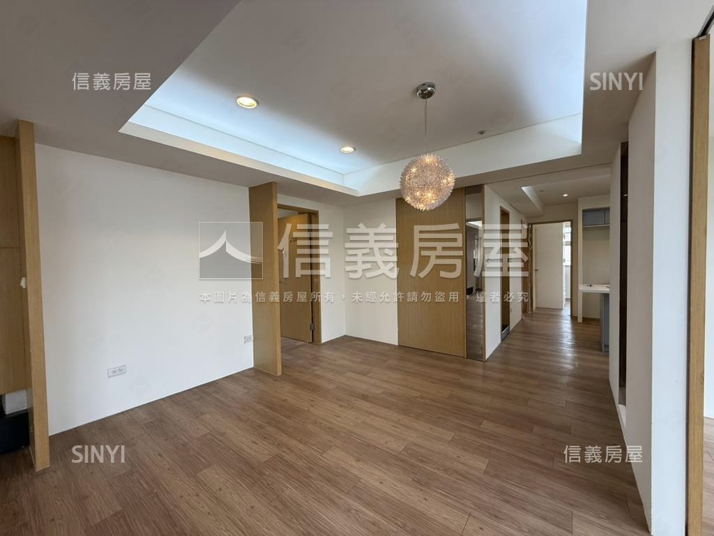 明星學府高樓景觀電梯三房房屋室內格局與周邊環境