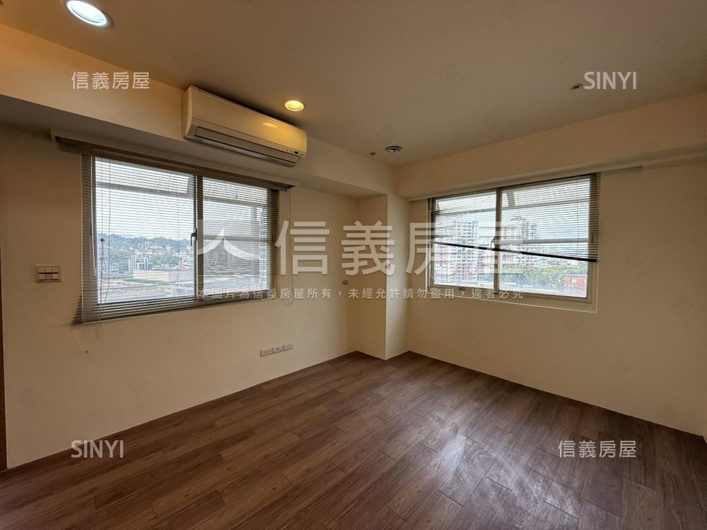 明星學府高樓景觀電梯三房房屋室內格局與周邊環境