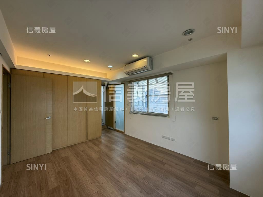 明星學府高樓景觀電梯三房房屋室內格局與周邊環境