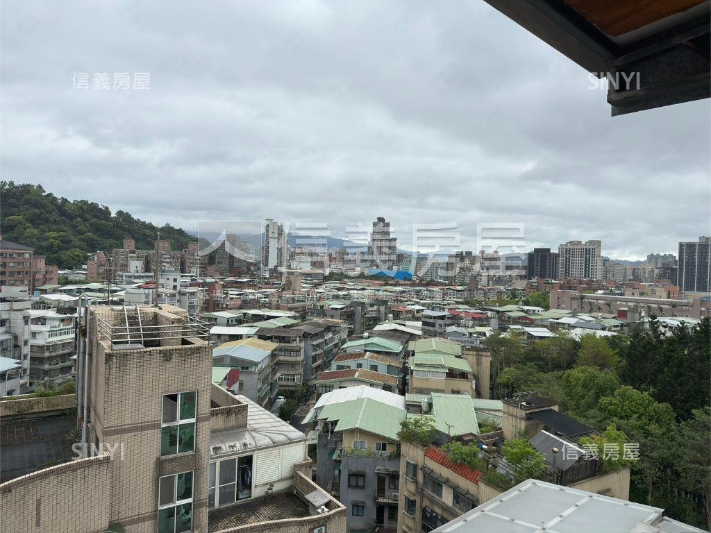 明星學府高樓景觀電梯三房房屋室內格局與周邊環境
