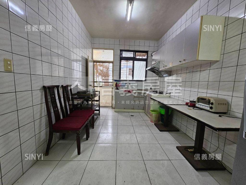 近迴龍捷運～邊間三樓美寓房屋室內格局與周邊環境