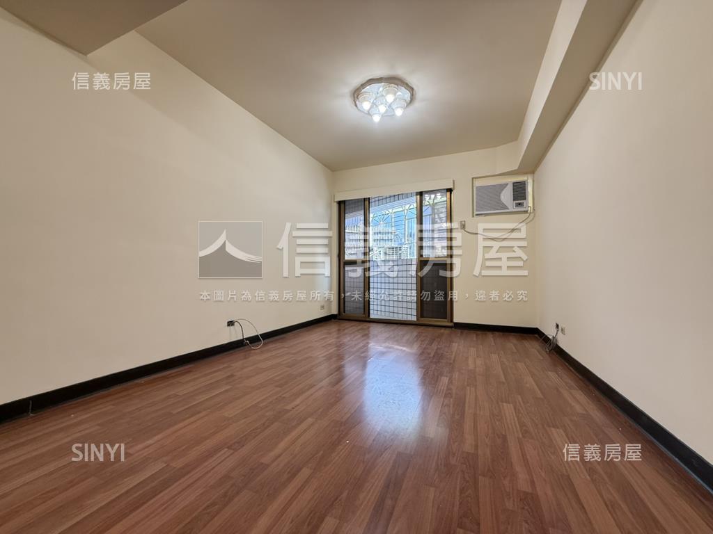 稀有華廈電梯三房有車位房屋室內格局與周邊環境