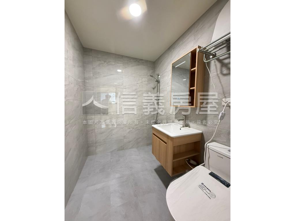 稀有華廈電梯三房有車位房屋室內格局與周邊環境