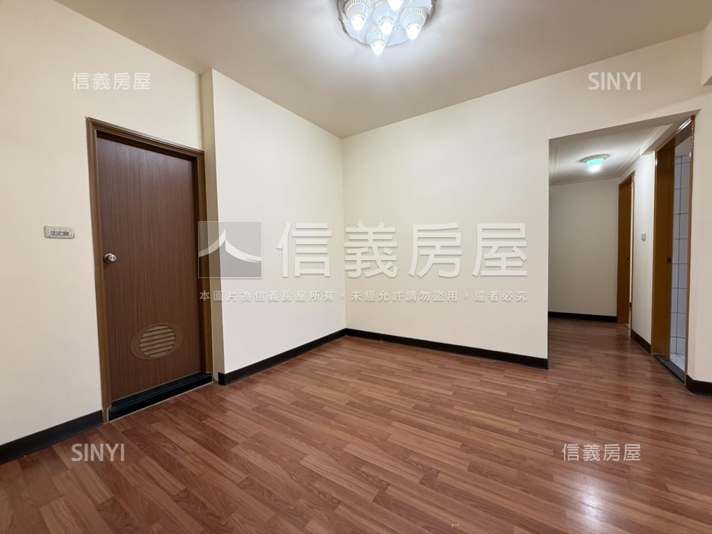 稀有華廈電梯三房有車位房屋室內格局與周邊環境