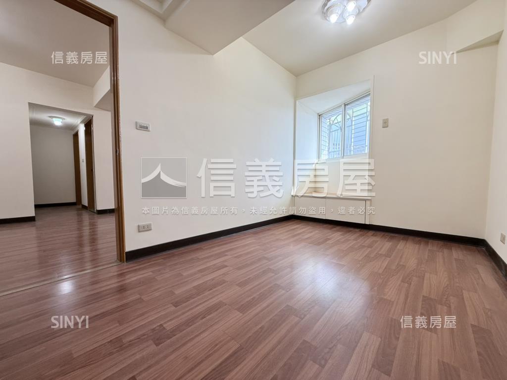 稀有華廈電梯三房有車位房屋室內格局與周邊環境