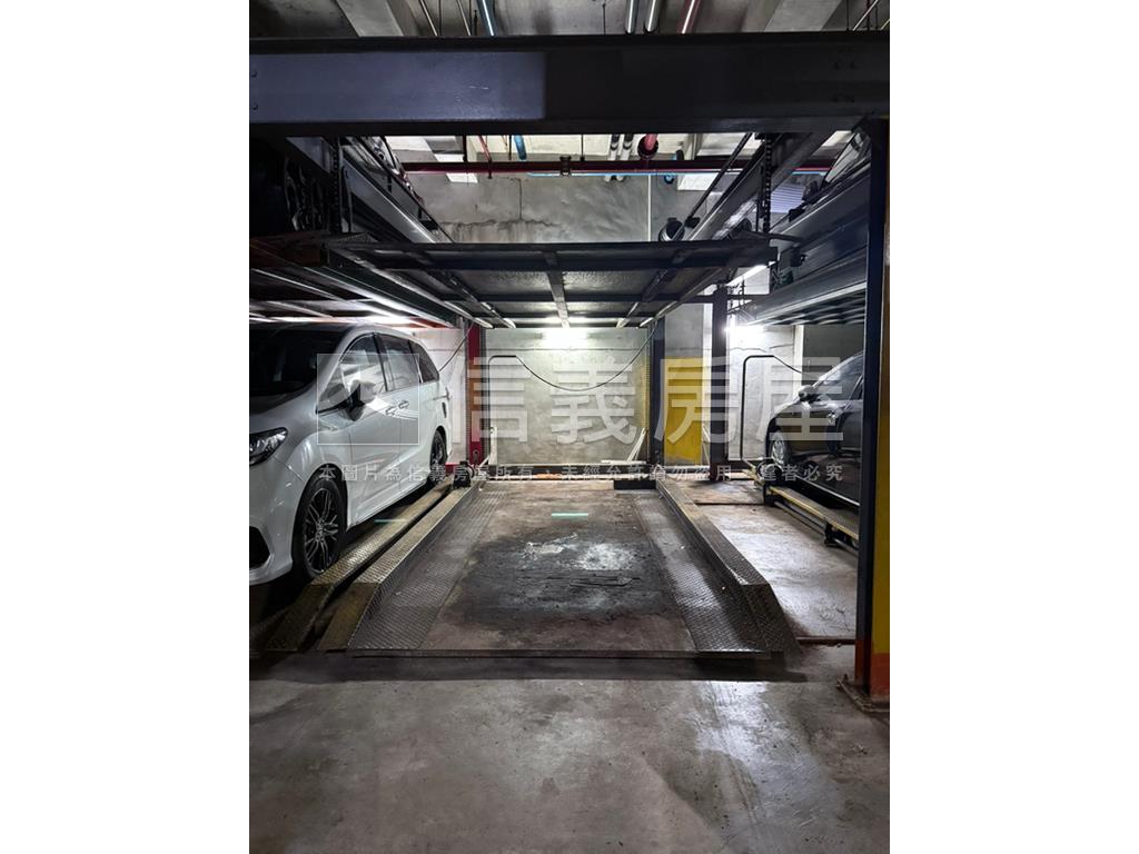 稀有華廈電梯三房有車位房屋室內格局與周邊環境