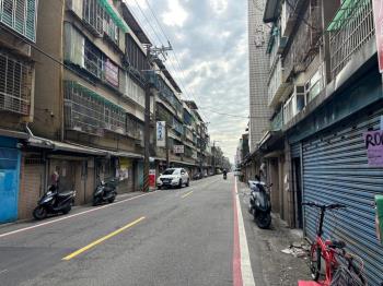 近鳳鳴重劃區，低樓層