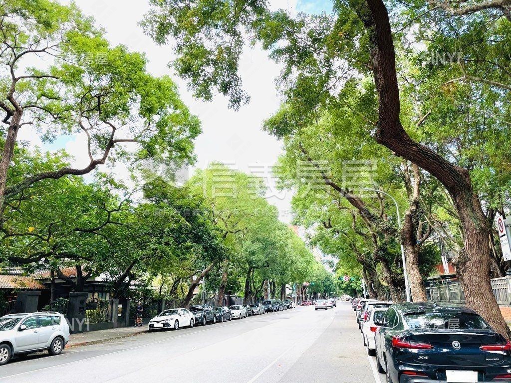 正隆官邸稀有東面景觀高樓房屋室內格局與周邊環境