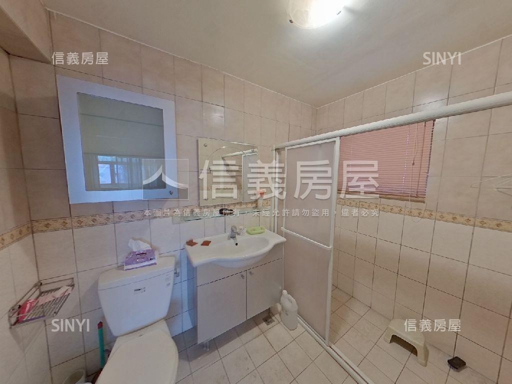 輕軌玫瑰邊間樓中樓房屋室內格局與周邊環境