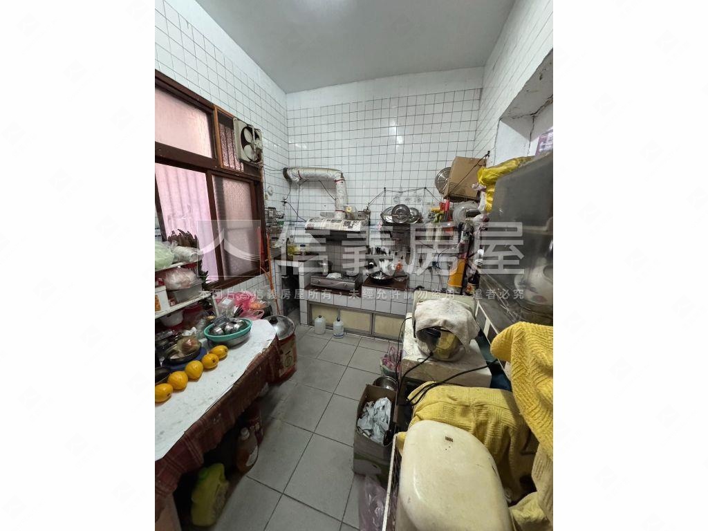 專任廣達街約１２米路透店房屋室內格局與周邊環境